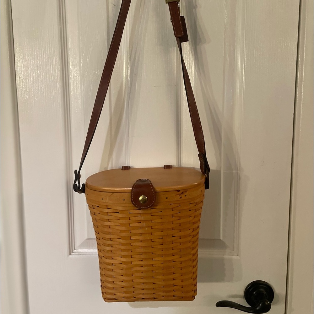 Longaberger Basket purse -Excelkent condition. Very unique.